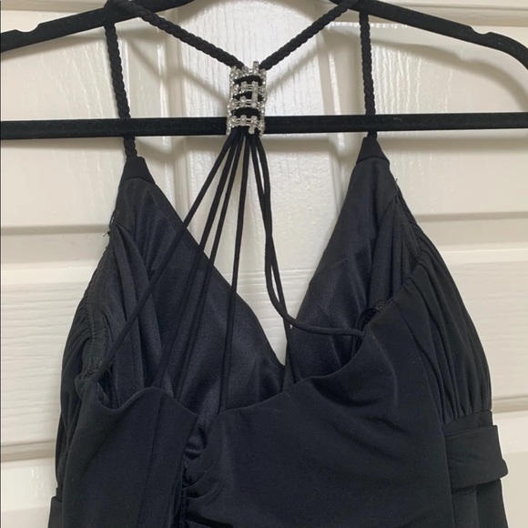 Black gown - Picture 8 of 8